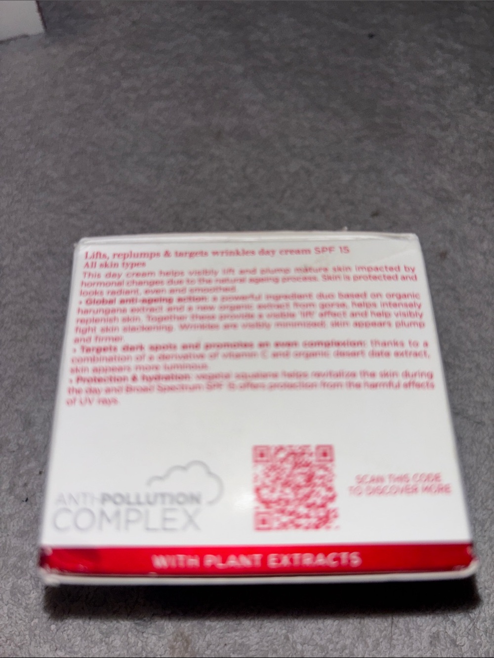 Clarins Multi-Intensive Day Super Restorative Cream - Red and White - Picture 4 of 5